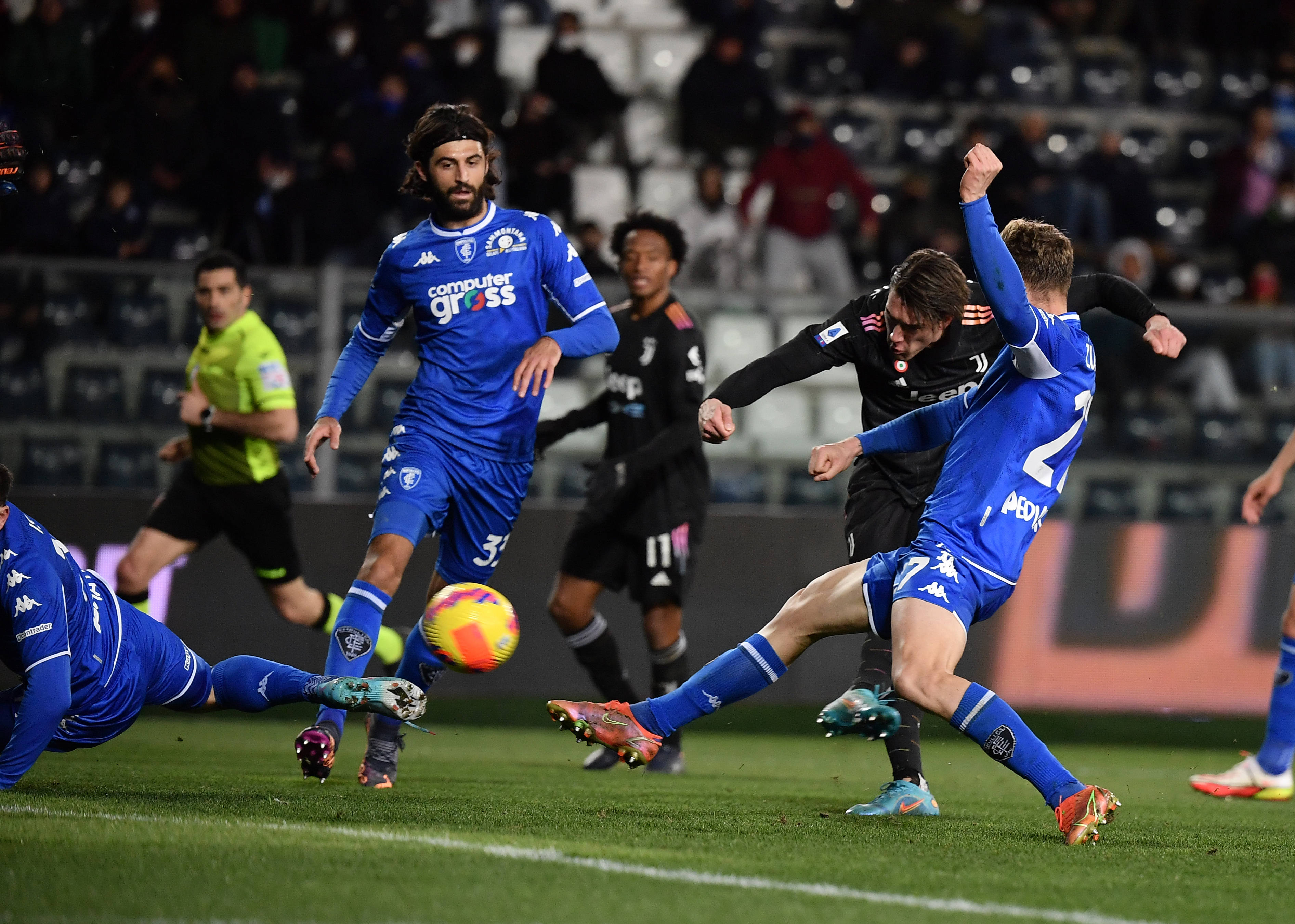 莱斯特城后卫受伤缺席比赛，团队稳定性受影响！的简单介绍