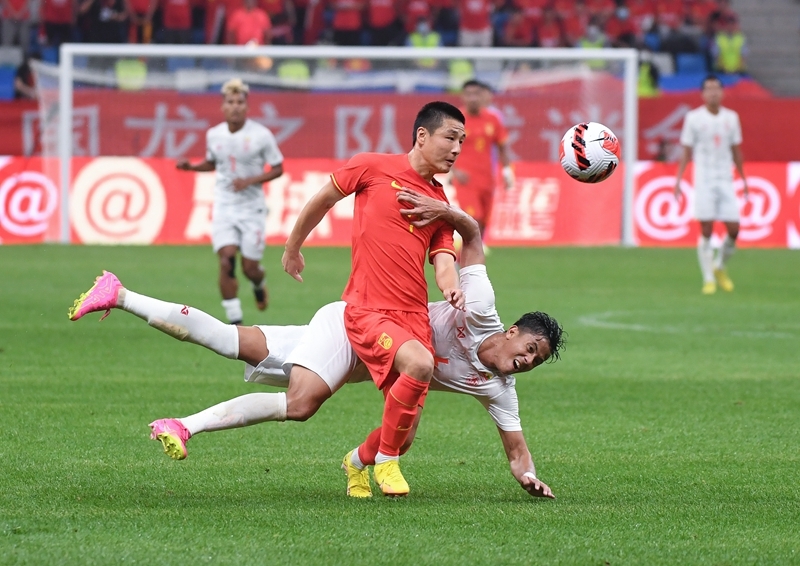 aoa体育官网-国际足球友谊赛上，中国队取得大胜(国际足球友谊赛上,中国队取得大胜的是谁)