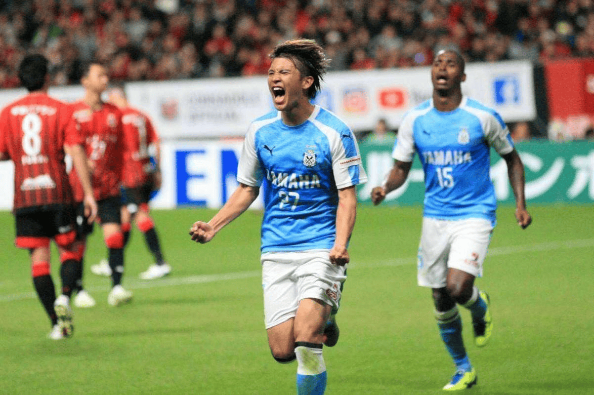 关于鹿岛鹿角冲击季军,年轻球员表现亮眼的信息 关于鹿岛鹿角冲击季军,年轻球员表现亮眼的信息