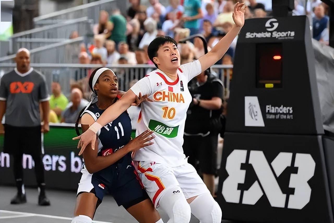 aoa体育新闻-里尔主场逆袭，连续斩获三分