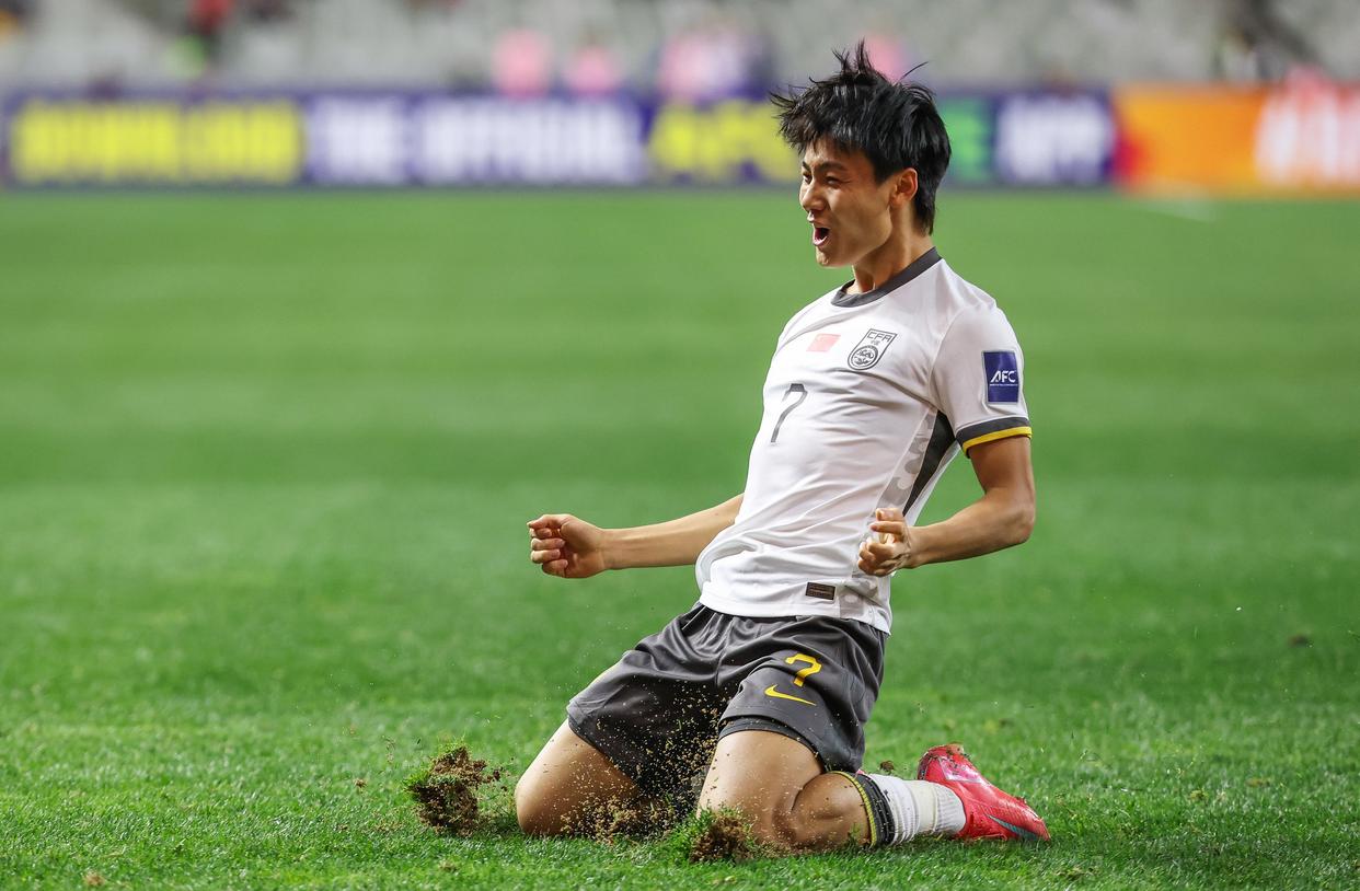 亚洲足球赛事中球员表现出色 亚洲足球赛事中球员表现出色