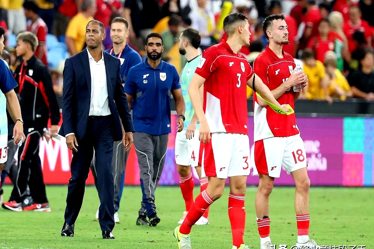 乌克兰女足防守稳固,斩落对手 乌克兰女足防守稳固,斩落对手