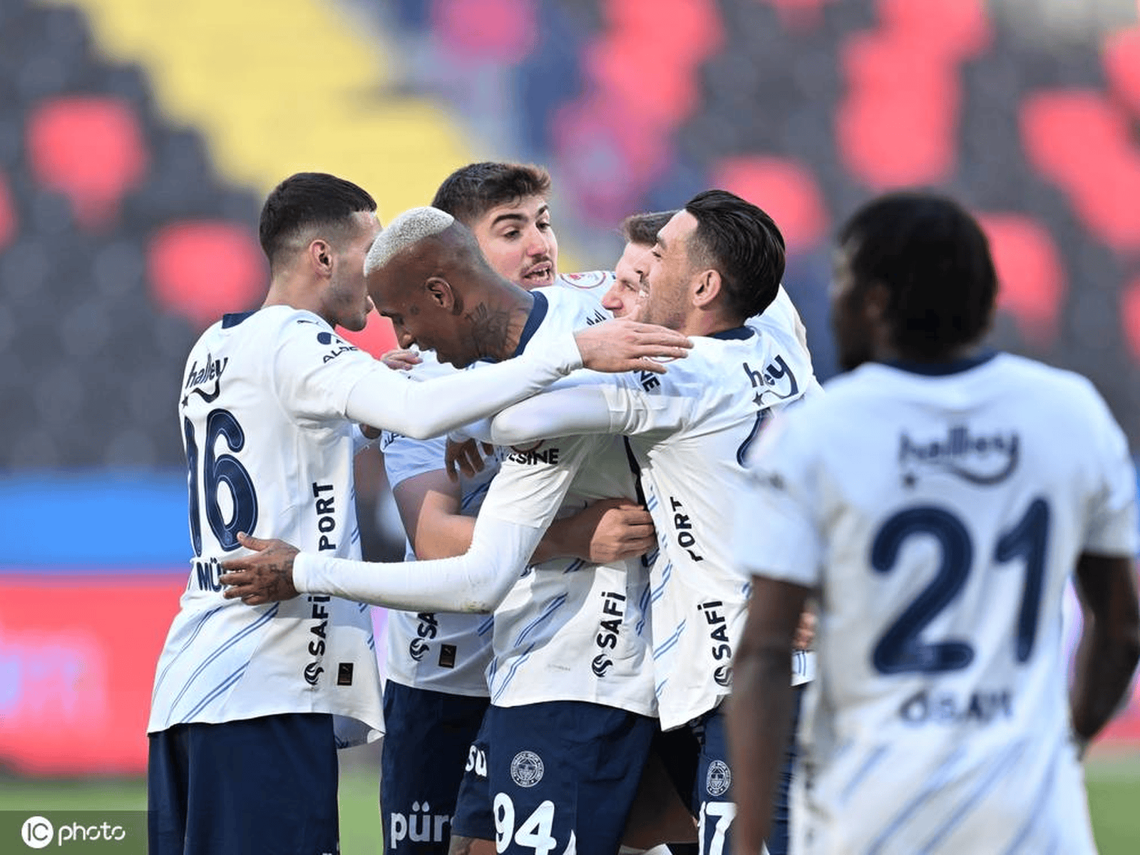 委内瑞拉前锋莫拉塔梅开二度,助球队获胜的简单介绍 委内瑞拉前锋莫拉塔梅开二度,助球队获胜的简单介绍