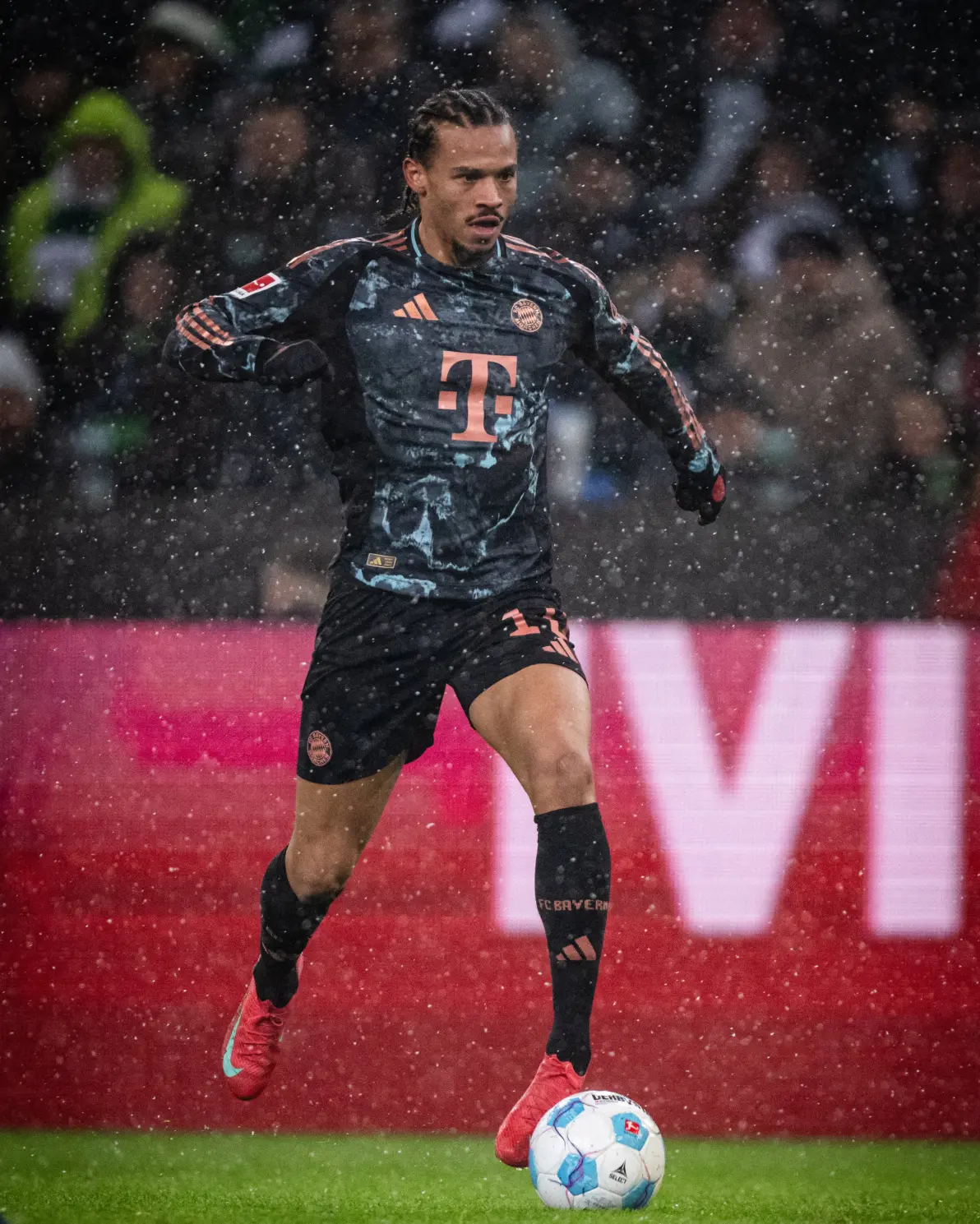 门兴格拉德巴赫主场战平云达不来梅,领跑榜首 门兴格拉德巴赫主场战平云达不来梅,领跑榜首