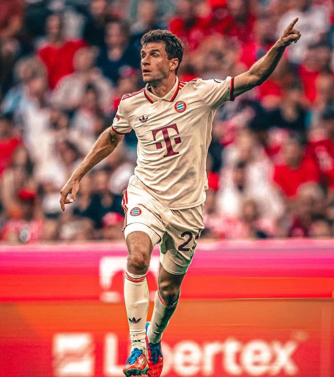 aoa体育课程-关于拜仁慕尼黑客场逆转击败奥格斯堡，牢牢守擂的信息