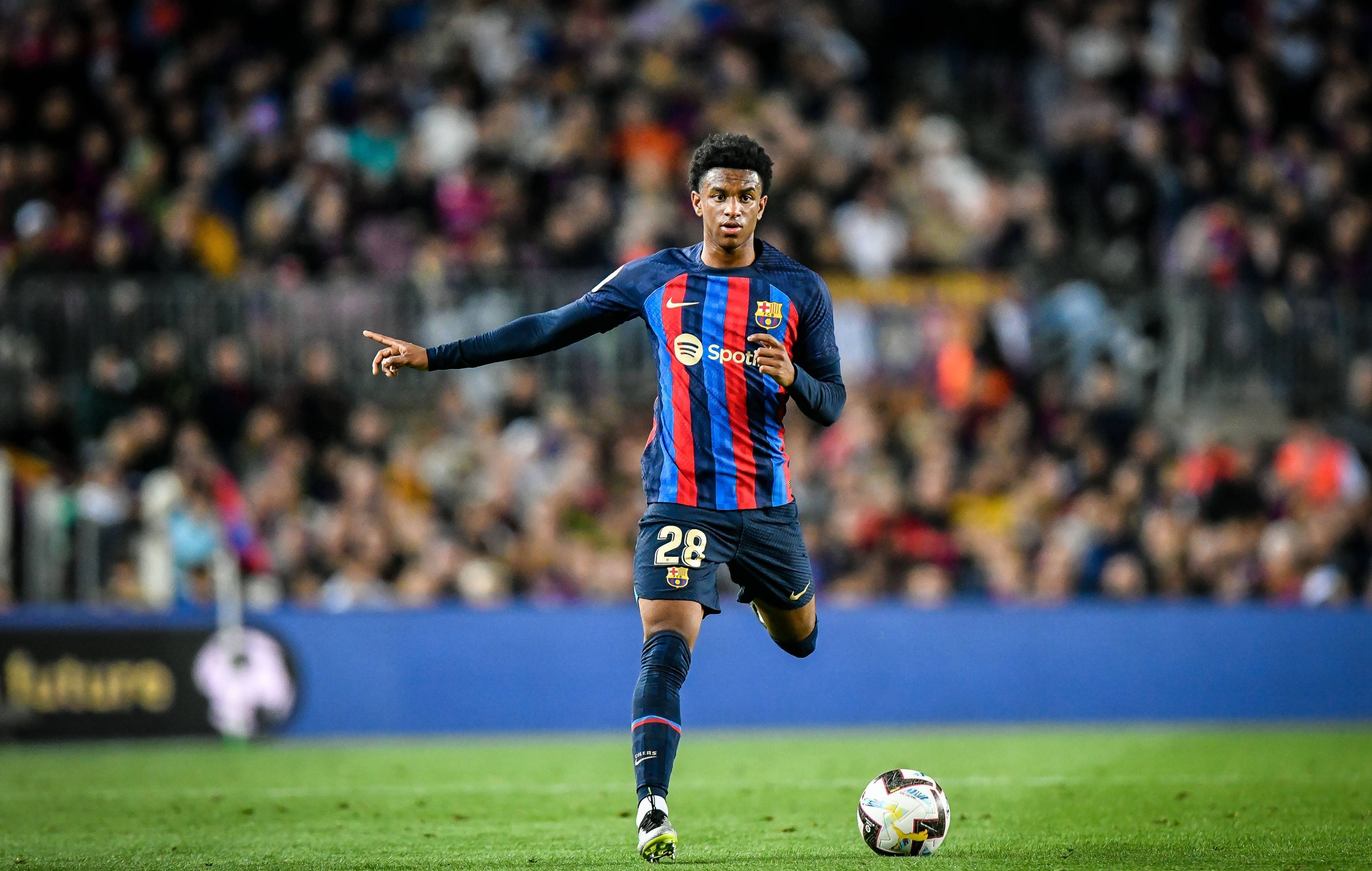 关于切尔西中场核心伤缺,球队积分榜位不保的信息 关于切尔西中场核心伤缺,球队积分榜位不保的信息