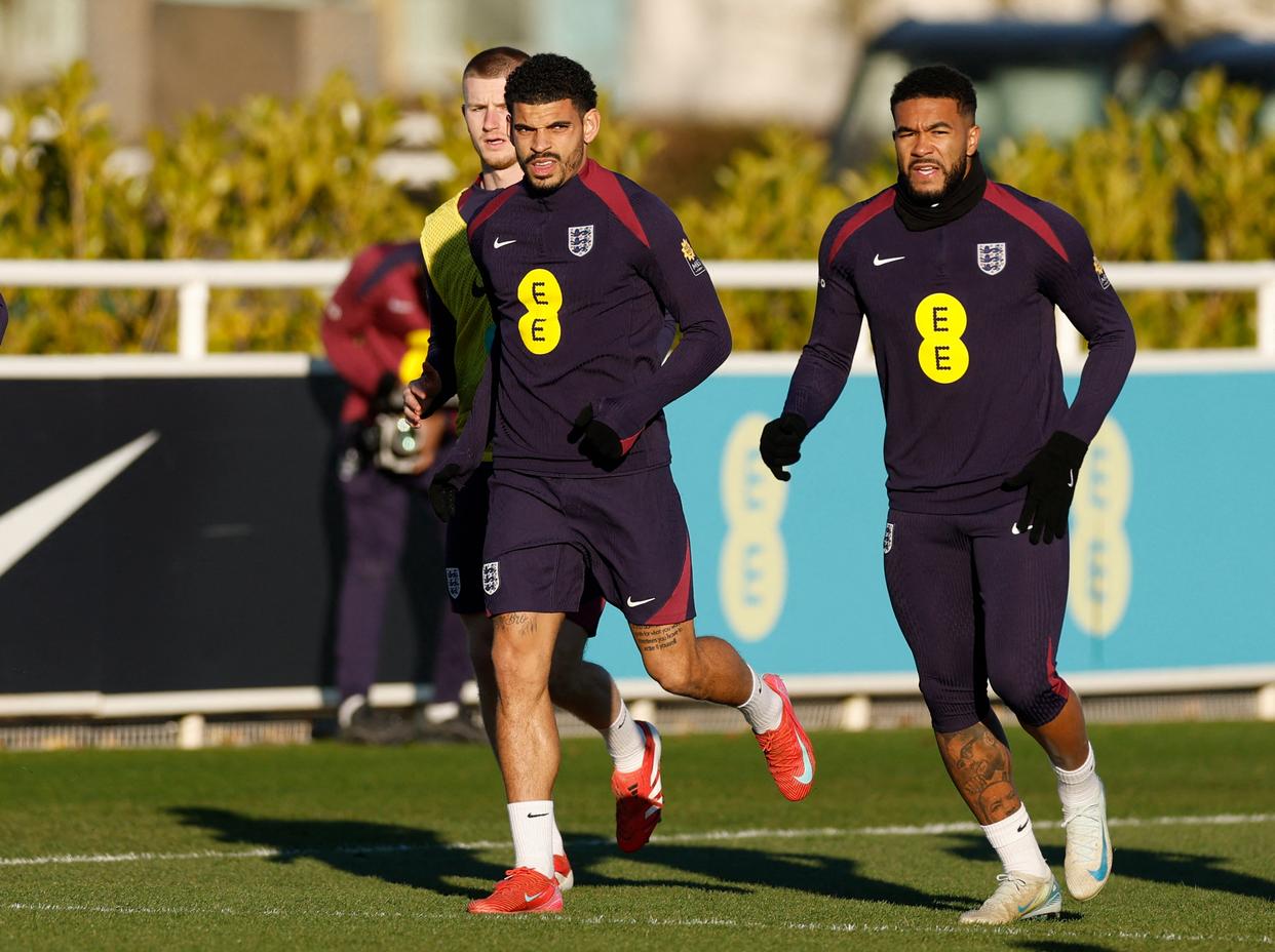 包含英格兰后卫因伤缺席联赛,球队备战困难的词条 包含英格兰后卫因伤缺席联赛,球队备战困难的词条