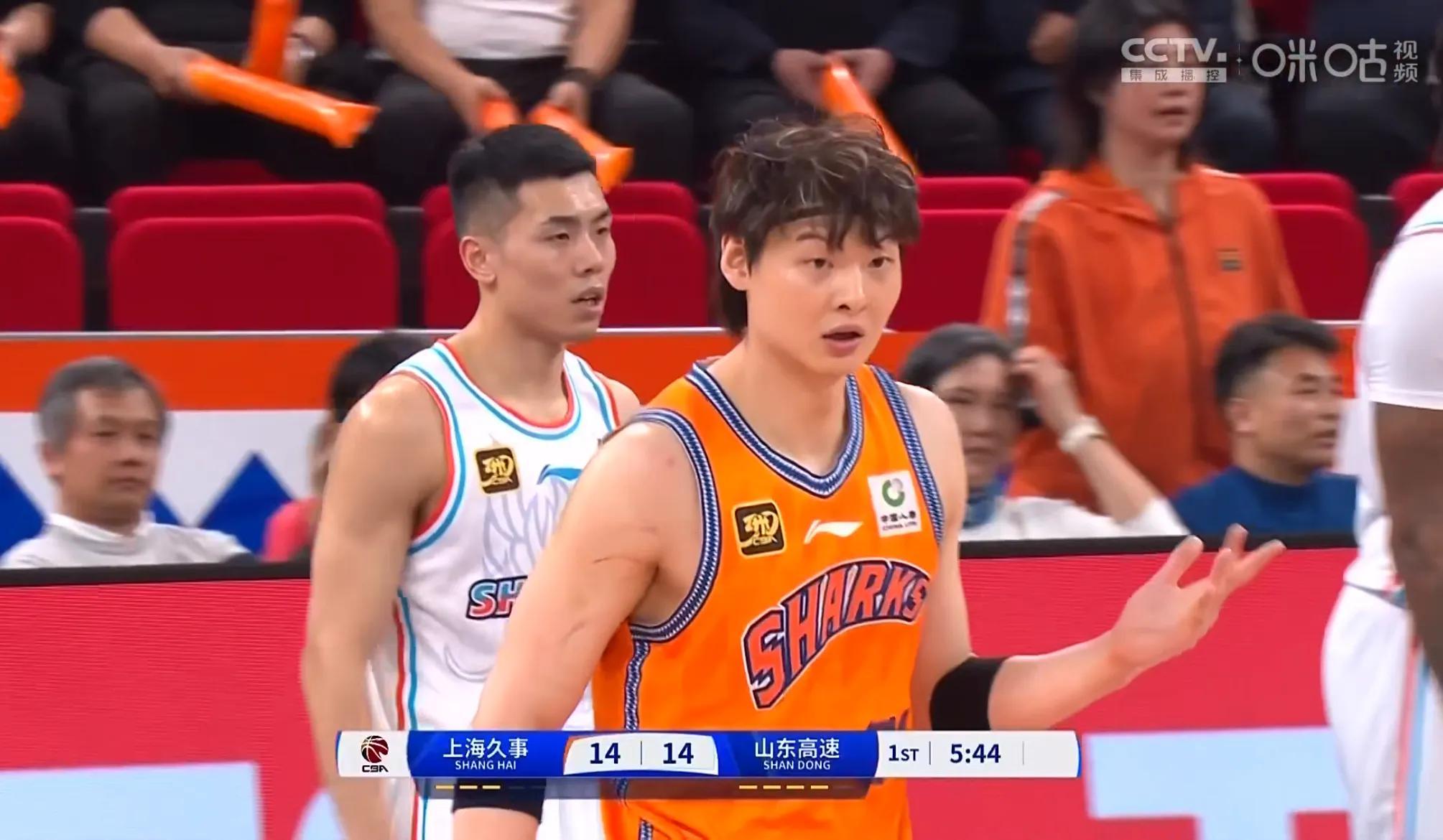 aoa体育直播-山东男篮表现不俗，取得胜利