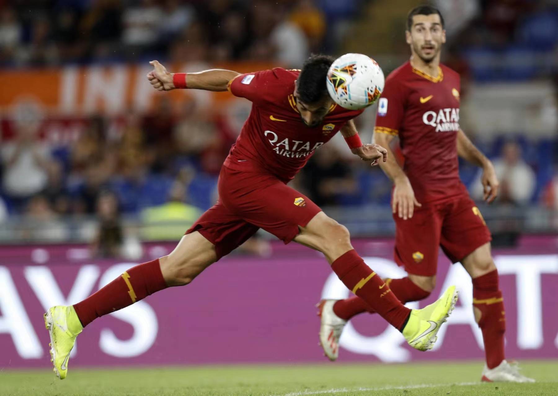 aoa体育馆-包含AC米兰主场惨负维罗纳，豪取三分士气大增的词条