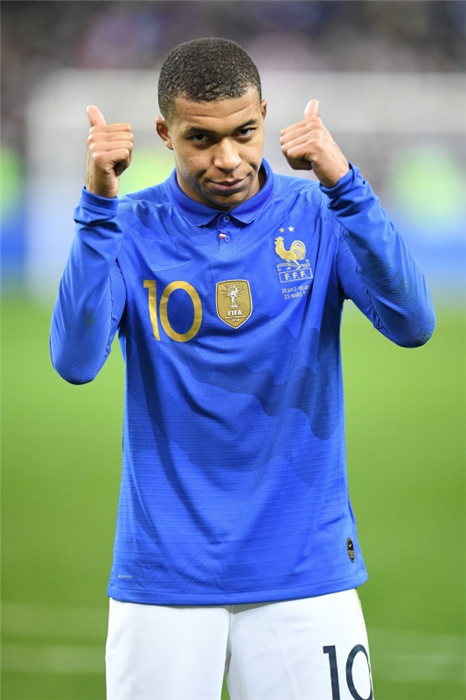 法国惊险逼平冰岛，携手晋级欧预赛四分之一决赛的简单介绍