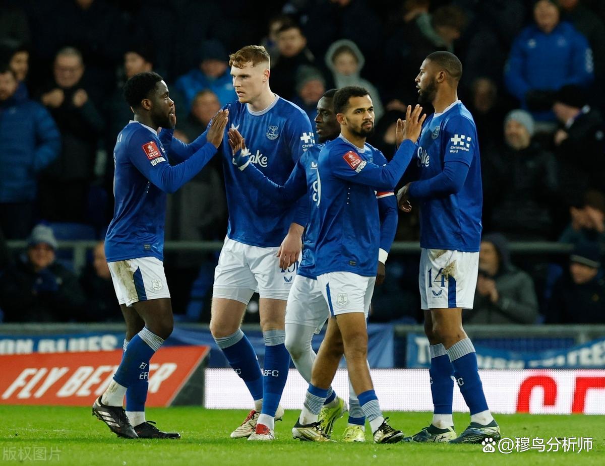 aoa体育视频-埃弗顿面对切尔西，穆里尼奥求胜欲望强烈