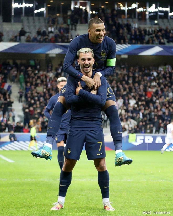 aoa体育新闻-包含格列兹曼再遭压制！法国射手难掩失落，西甲生涯曲折的词条