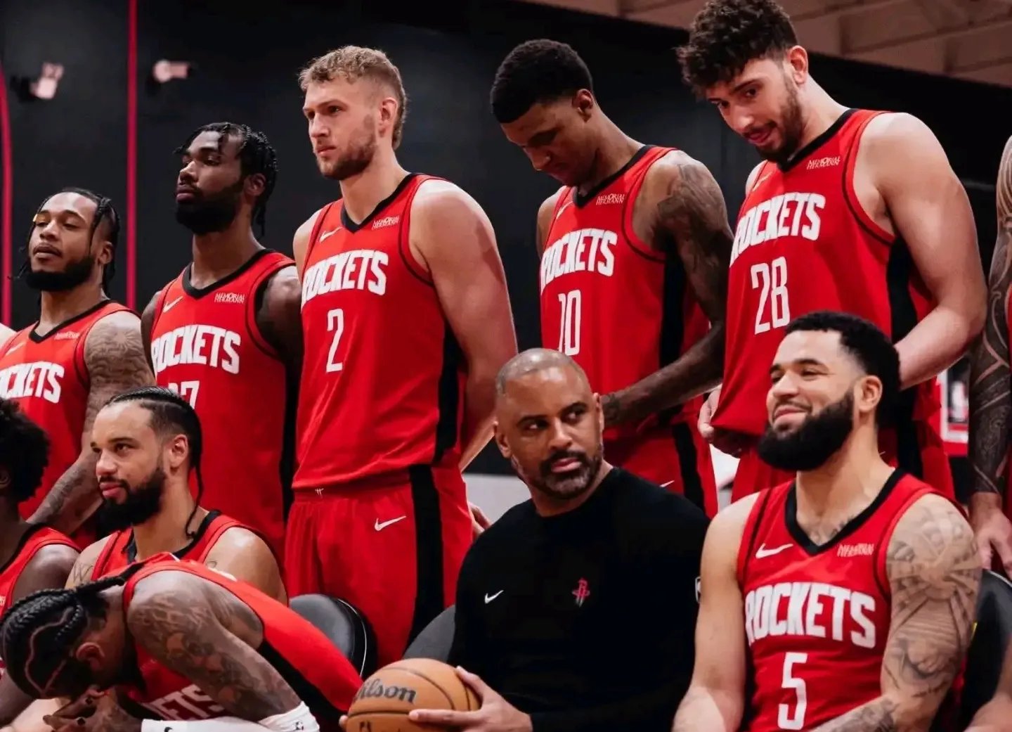 火箭主场力克快船,继续领先 火箭主场力克快船,继续领先